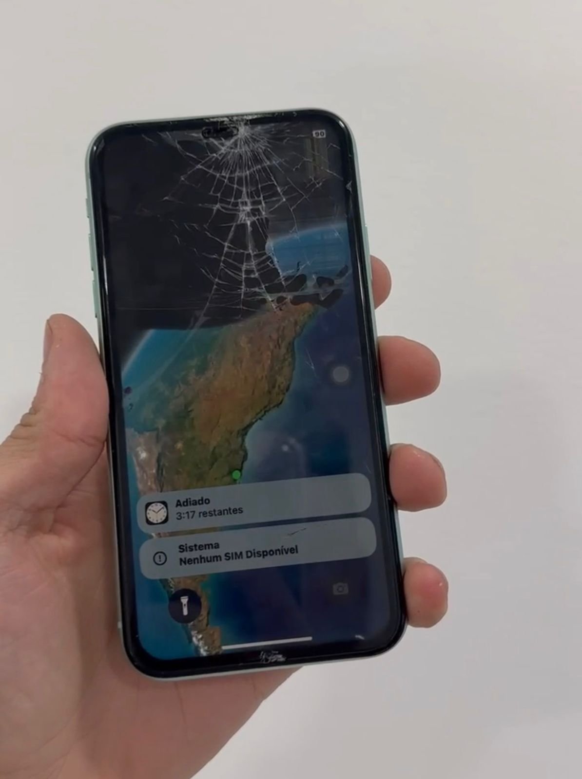 Troca de tela de iPhone na bancada da iTechLab